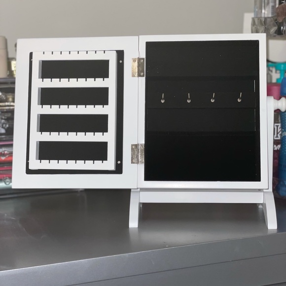 COPY - Brand new makeup/vanity mirror with jewelry box. - Picture 2 of 3